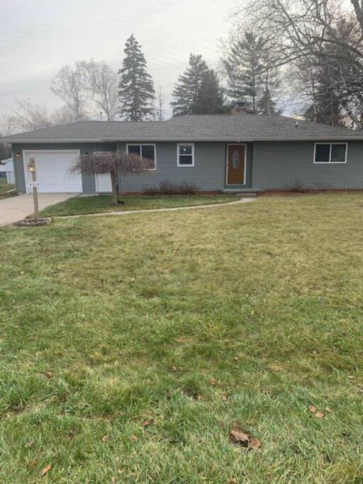 Cute House In Quiet Neighborhood Βίλα Saginaw Εξωτερικό φωτογραφία