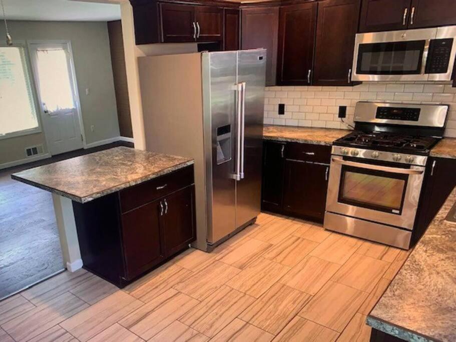 Cute House In Quiet Neighborhood Βίλα Saginaw Εξωτερικό φωτογραφία
